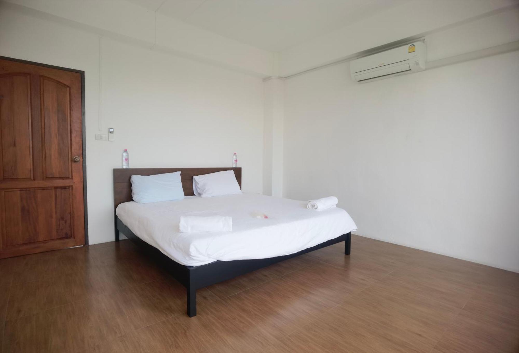 115 Townhouse Hotel Ban Khlong Krang Exterior foto