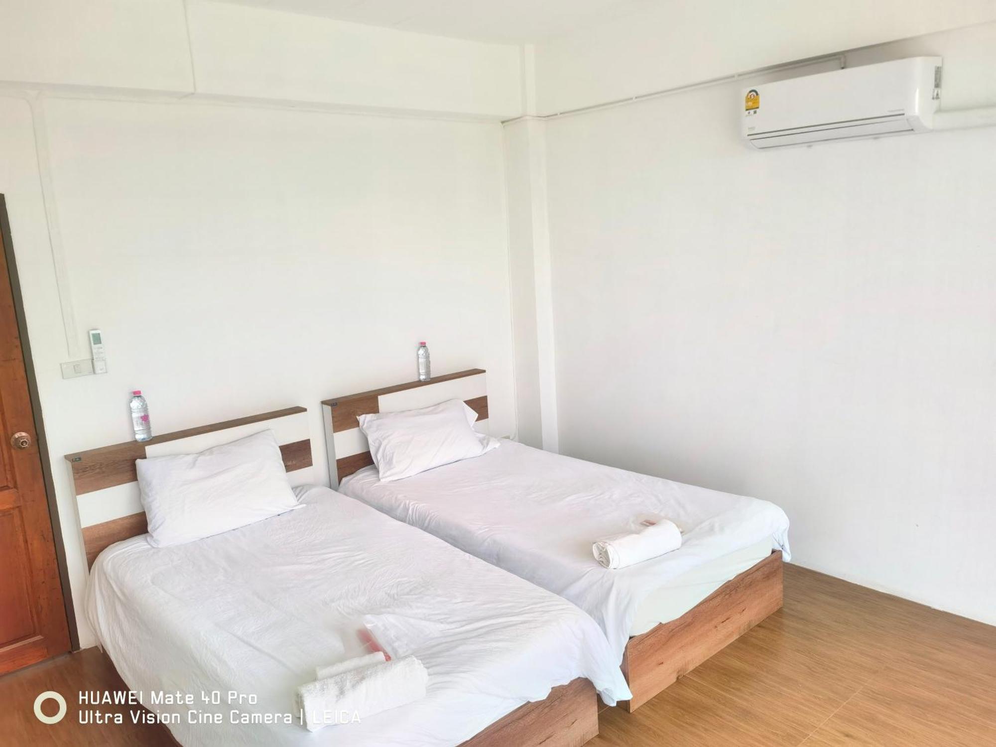 115 Townhouse Hotel Ban Khlong Krang Exterior foto
