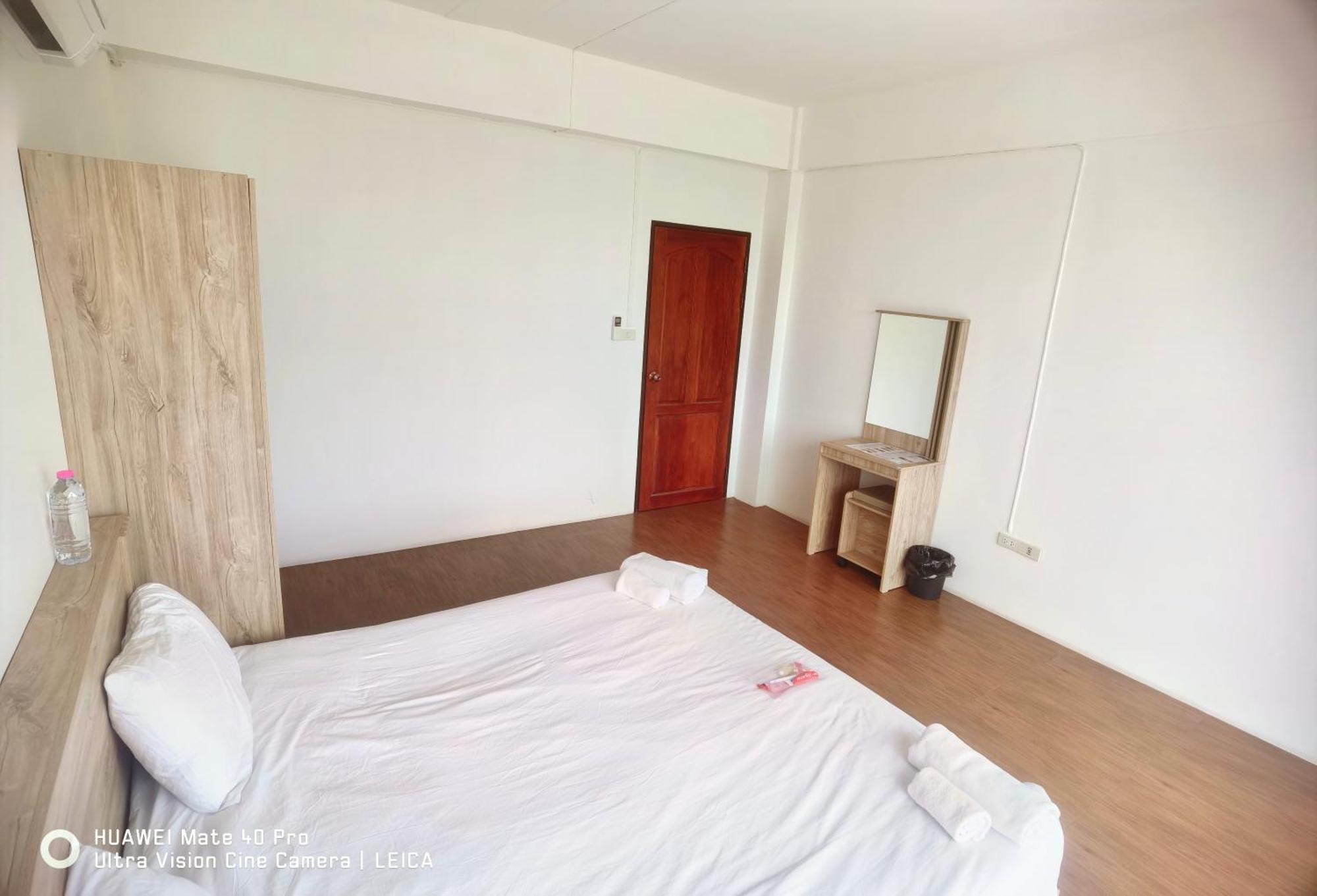 115 Townhouse Hotel Ban Khlong Krang Exterior foto